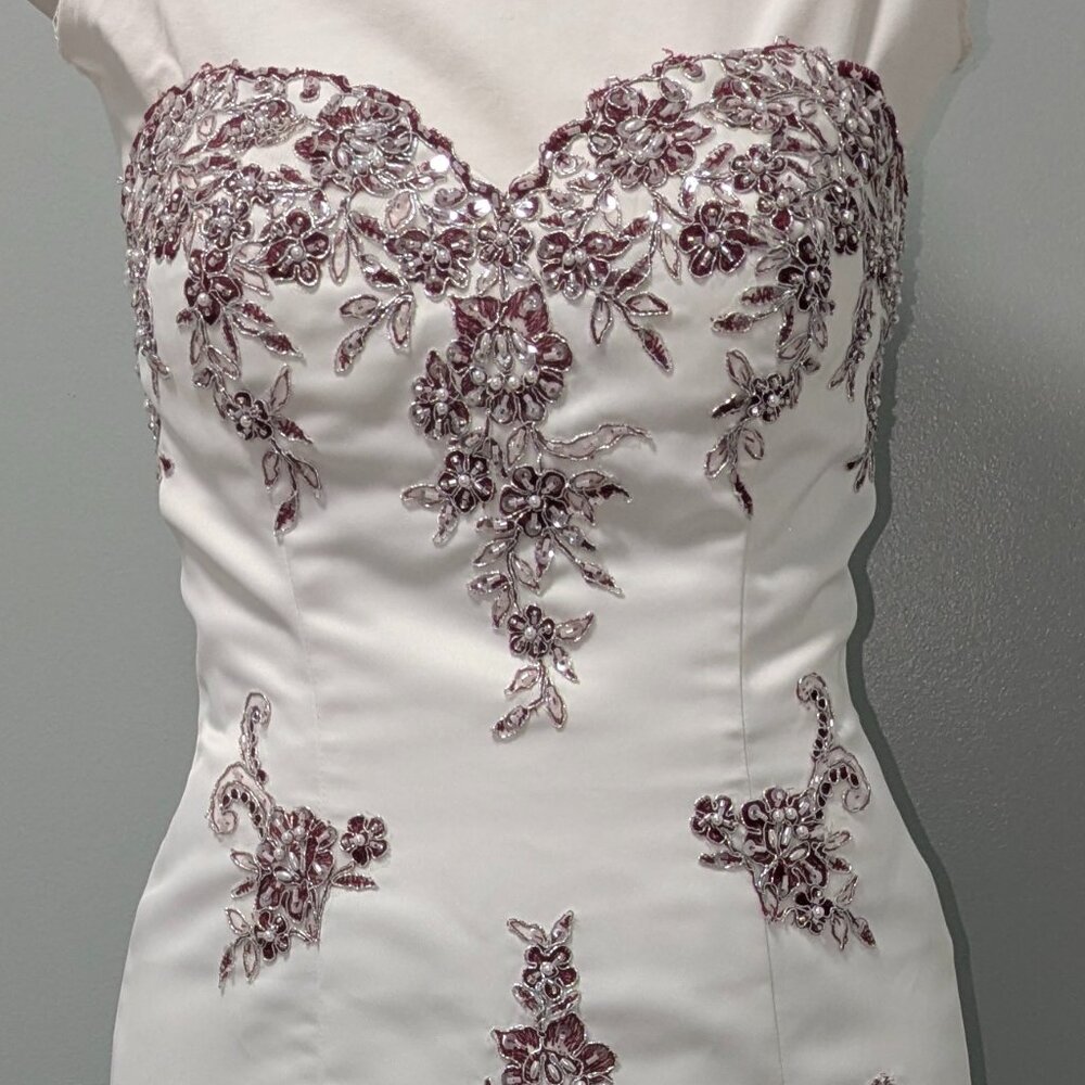 RARE Alfred Angelo Gown – As Seen on the Cover of Harper’s Bazaar Vietnam - Picture 3 of 7